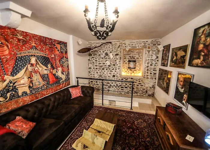 Le Repaire Des Sorciers - Centre - Chateau *